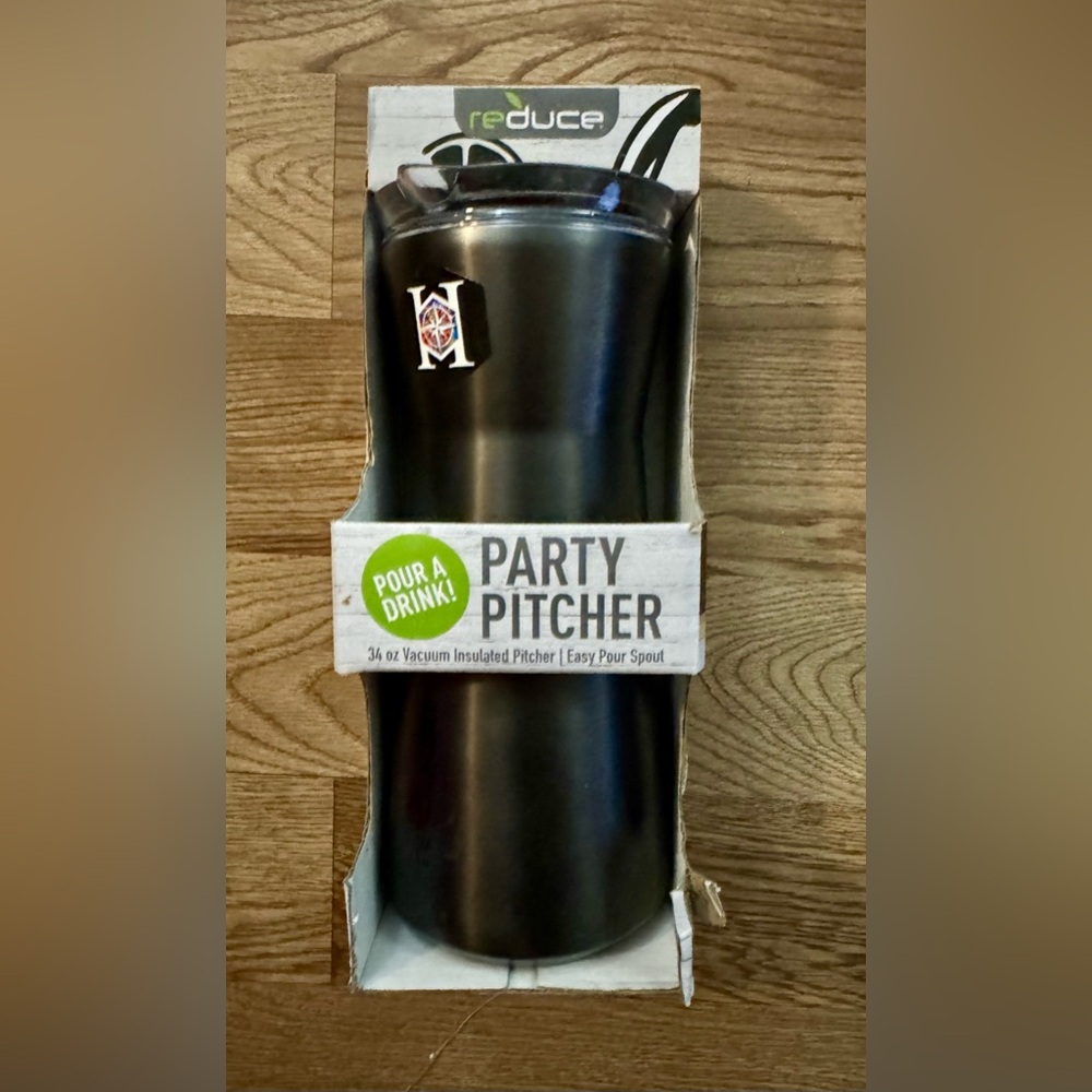 Reduce party pitcher 34 oz